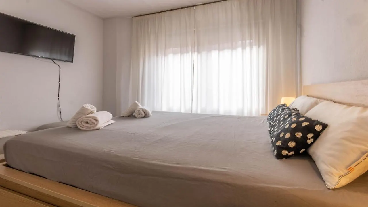 شقة إشبيلية  في Apartamento Triana 102 0*,  إسبانيا